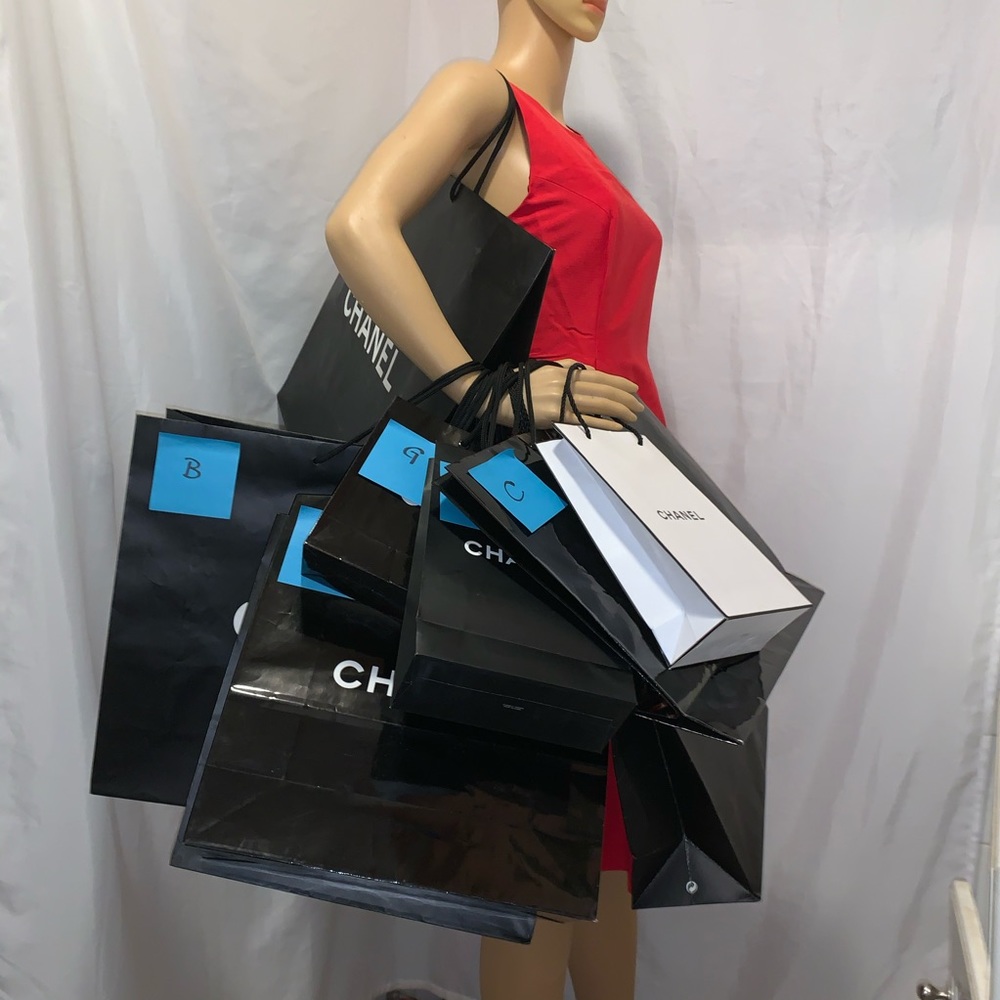 E)  CHANEL large gloss black SHOPPING BAG tote - Picture 6 of 7